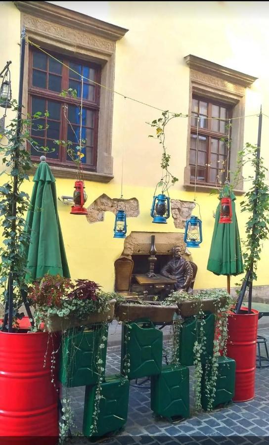 в центрі львова на площі ринок- вул вірменська * Lviv